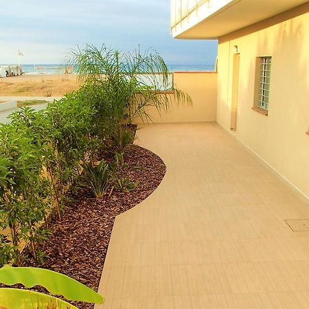 Apartamentos Voramar Castelldefels Exterior photo