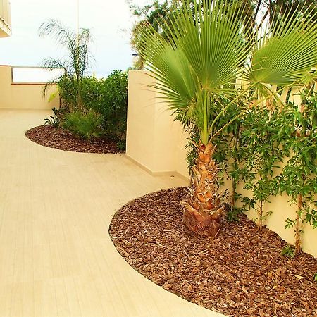 Apartamentos Voramar Castelldefels Exterior photo