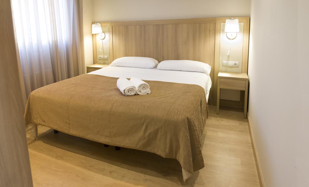 Apartamentos Voramar Castelldefels Exterior photo
