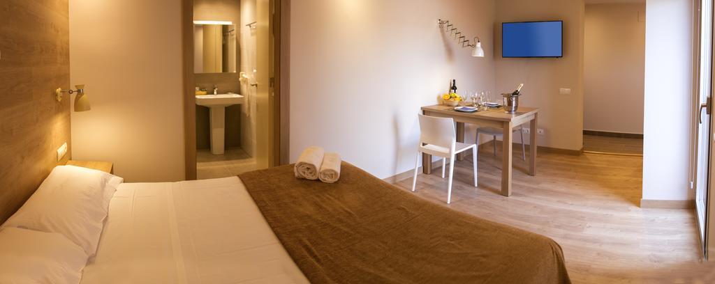 Apartamentos Voramar Castelldefels Exterior photo