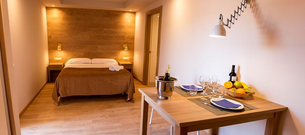 Apartamentos Voramar Castelldefels Exterior photo
